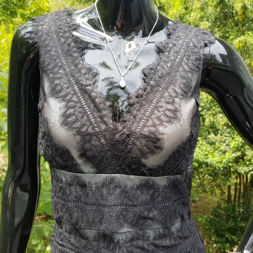 JS Collection Gown - Picture 3 of 7